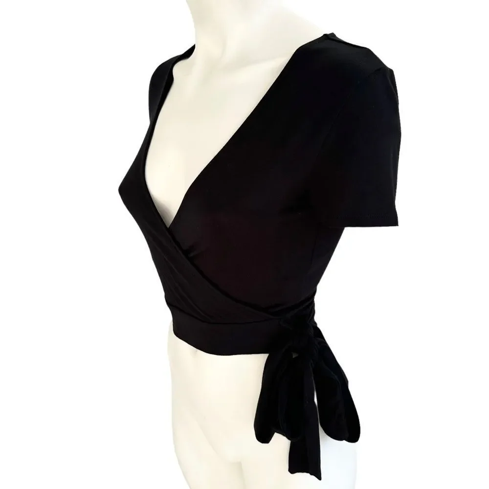 🆕Black Short Sleeve Wrap Crop Top - Picture 2 of 7